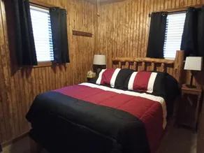 Lake Front Cabin in Quiet Cove - Image 3