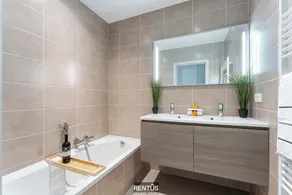 Seange - with beautiful view and many facilities - Image 3