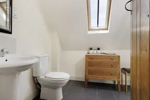 Toms End - Image 4