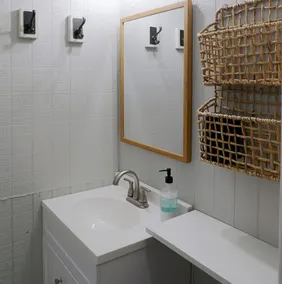 Lakeside cottage, water access + pet friendly with additional fee - Image 3