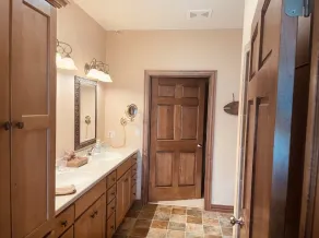 Private lakefront home with 1,200 feet of sandy beach. A year-round retreat. - Image 3