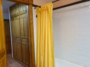 APARTMENT WITH ENTRANCE THROUGH GARDEN IN PRIVATE URBANIZATION 5 MIN FROM THE BEACH - Image 4