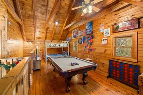 Smoky Mtn Dollywood, Sleep16 + PoolTable + AirHockey + Firepit + Hottub+ Pets ok - Image 2