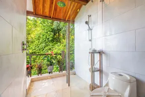 Wake up to the sounds of the jungle and dramatic views of the sea - Image 3