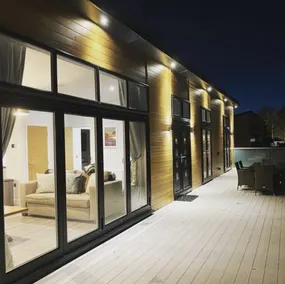 Luxurious 3 bed Lodge with private hot tub close to city of Cambridge - Image 2