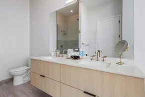Avenir West Loop Penthouses with Iconic City Views - Image 4