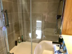 Comfort Stay Apartment in the heart of Haywards Heath - Image 4