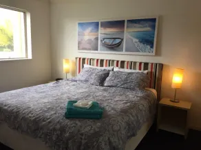 Mermaid Beach Apartment - Image 5