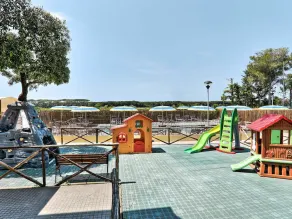 Beautiful apartment for 4 people with WIFI, A/C, pool, TV, patio and pets allowed - Image 3