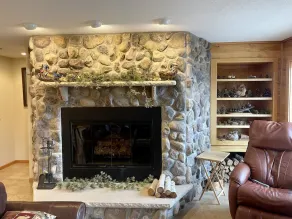 Beautiful Lake home with hot tub & lake activities - Image 3