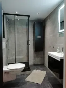 Apartment with lake view - Image 2