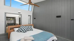 The Lookout @ Killcare - 4 bedroom architecturally designed house with amazing ocean and bush views - Image 5