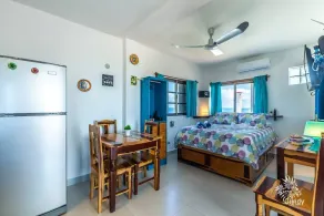 Casa Perla Suite 3 : Oceanfront Studio with Rooftop Dipping Pool - Image 2