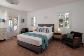 Spacious, private luxury villa with pool, & stunning sea and sunset views - Image 4