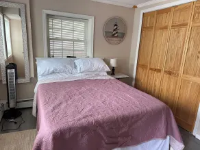 Walk to Beach  2BR Near Dining & Shopping - Image 3