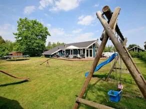 Serene Holiday Home in Juelsminde near Beach - Image 2