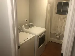 POOL, LARGE 4+ Bedroom, lots of room with private yard - Image 4