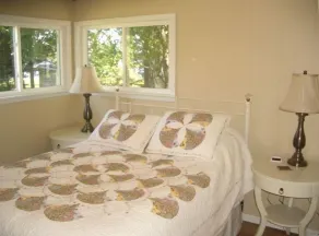 Lakefront Getaway on Beautiful Lake Noquebay - Image 3