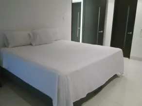 Luxury apartment 3 bedrooms 3 bathrooms 14 people. - Image 4