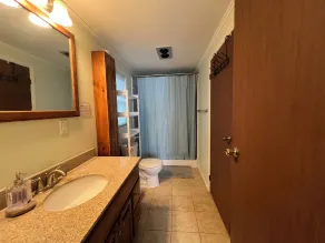 Cozy Dog-friendly Lakefront Vacation Getaway on Cayuga Lake - Image 4