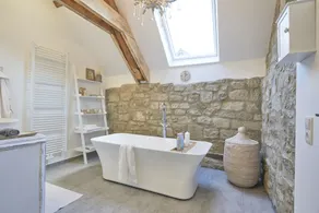 5 star ambience to feel good with sauna, woodburning stove and beautiful courtyard. - Image 5