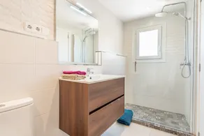 Apartamento vacacional Los Olivos con Wi-Fi y balcón - Image 2