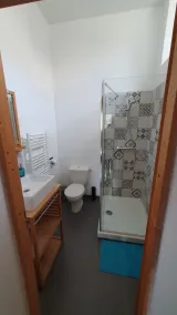 6 bed spacious & light renovated 19th Century School house - Image 2
