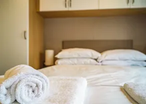 This stylish and contemporary holiday home is great for a family getaway. - Image 2
