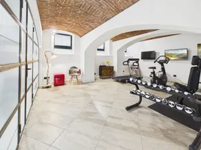 Apart No 6 - Image 3