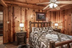The Roost Downtown | Holzofen, Whirlpool! - Image 5