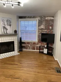 Convenient One Bedroom Hancock Condo - Image 2