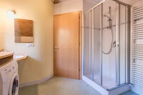 Apartamento vacacional \"Rosengarten\" con vistas a la montaña, jardín, balcón y Wi-Fi - Image 2