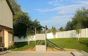 Secluded townhome midway between downtown & skiing; min from shops, & dining - Image 4