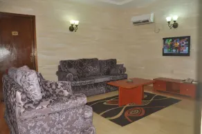 Top Rank Hotel - Image 5
