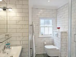 5 The Clock House -  a flat that sleeps 2 guests  in 1 bedroom - Image 3