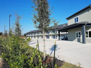 Empire Inn Cypress - Image 3
