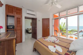 One Bedroom Beachfront Efficiency Apartment - Image 4