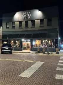 Brick Street Hotel - Image 2