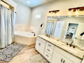 `Accessible and Pet-Friendly: 2 Community Pools and a 1-Level Flat Entrance for Ultimate Comfort` - Image 4