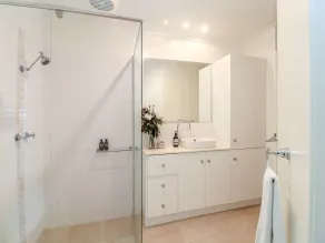 Seabreeze on Peppermint Drive, 200m from the beach, plenty of room for your boat - Image 3