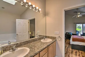 Gated Golf community, 3 Bedrooms-2 Bath, Central location, w/ views of South MTN - Image 4