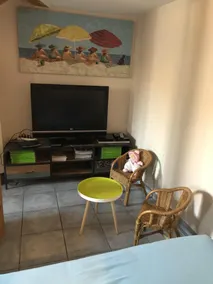 Bright, cozy, air-conditioned, family Apt. 80M2, 3 bedrooms, private garage - Image 4