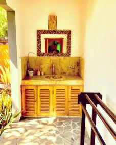Seaview Villas in Tropical Garden with Staff and Car! Group bookings possible! - Image 2