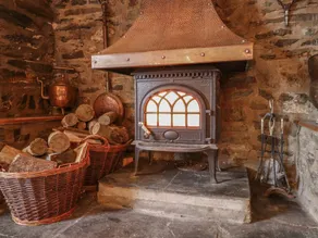 Pengwern, LLANGYNOG - Image 2