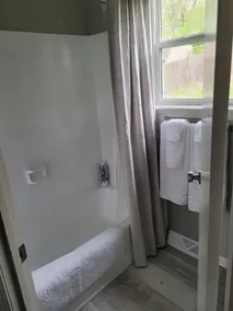 Belle maison 3 chambres, 2 salles de bain, dort 6, cuisine complète, garage. Proche de la Coupe du Monde ! - Image 2