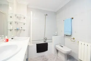 \"ABASTOS\" Luxury 3 bedroom Apart. Perfect for families. WIFI - Image 4
