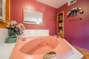 5-bedroom vacation home just 10 minutes from Buffalo River - Image 5