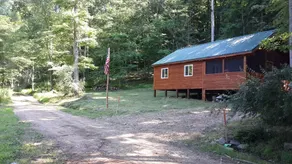 Rustic Cabin on Cacapon River for Private Getaway - Image 4