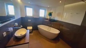 Deluxe Apartment ***** - Image 4