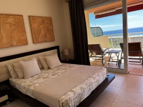Large terrace, views of the beach, sunny, free Wifi, spacious and comfortable - Image 5